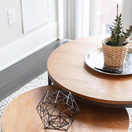 Dwtn Condo Near Cn Tower! W/ Free Parking Toronto Buitenkant foto