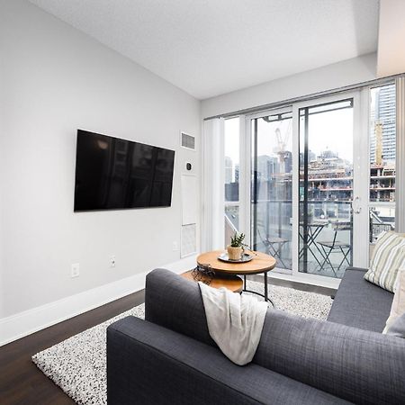 Dwtn Condo Near Cn Tower! W/ Free Parking Toronto Buitenkant foto