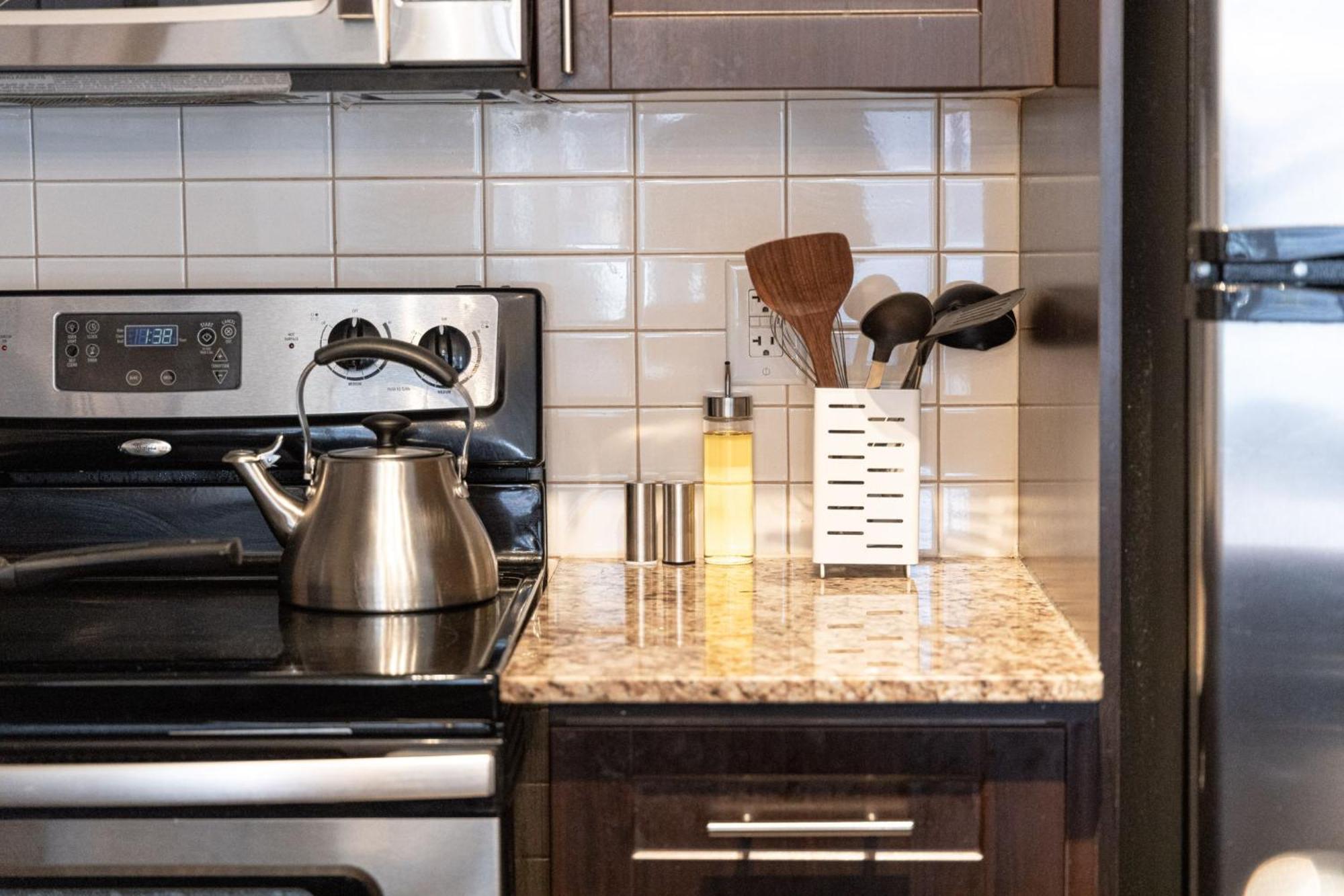 Dwtn Condo Near Cn Tower! W/ Free Parking Toronto Buitenkant foto